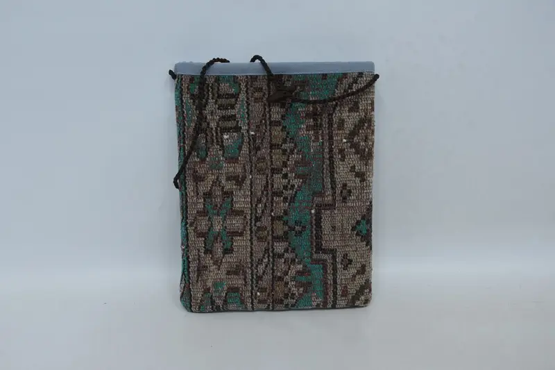 ヴィンテージモチーフのミニマリストウールショルダーバッグ、キリムバッグ