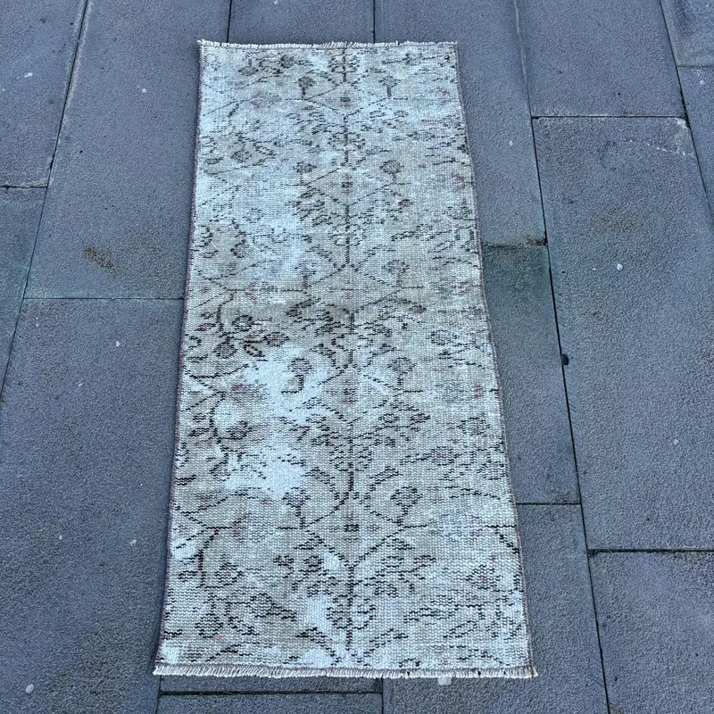 Vintage Small Rug 1.7x3.8 ft, Gray Southwestern Turkish Wool Rug - 1