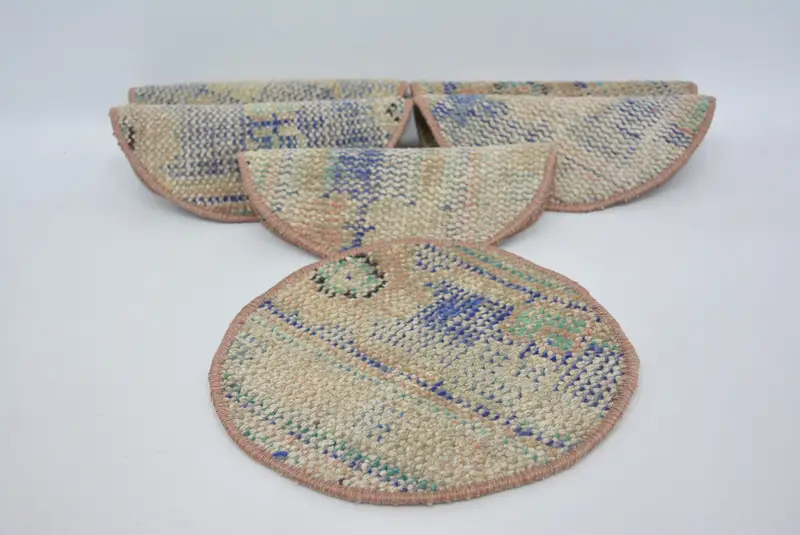 Elegante mantel individual circular para debajo del plato en color beige y bronce