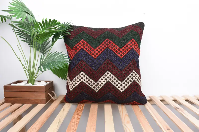 Geometrisches Kissen in Blau und Orange, handgefertigtes Kissen aus Leinen und Wolle