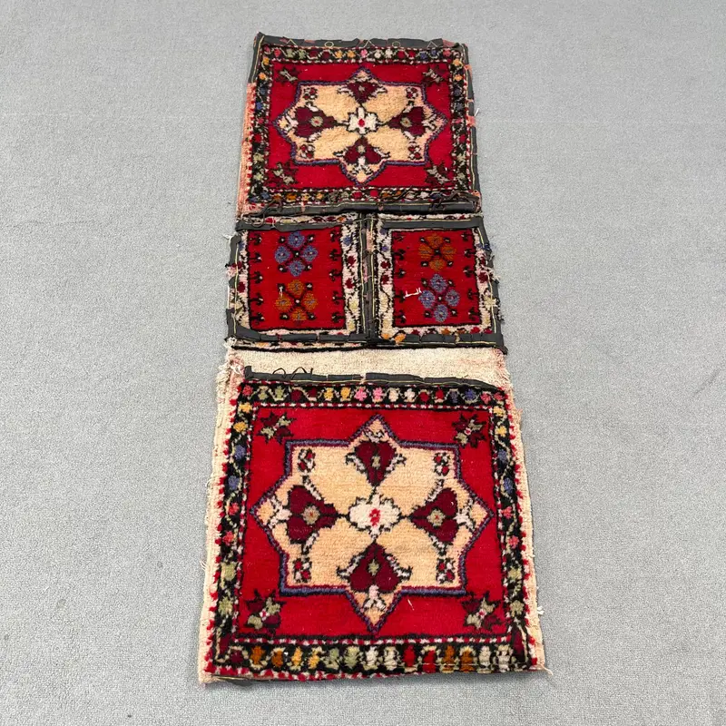 Roter Teppich mit schwarzen Akzenten, 1,6 x 4,3 Fuß, elegantes Dekor