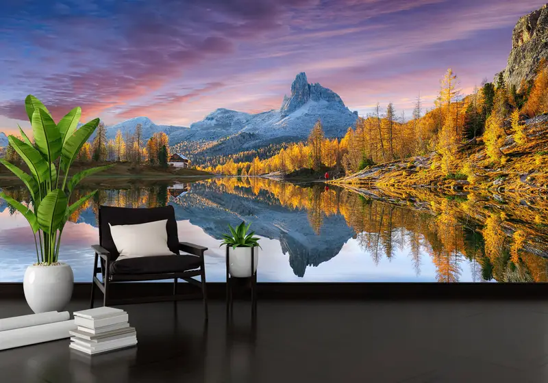 印刷された壁紙: ドロミテの夕日、秋の森の湖の風景