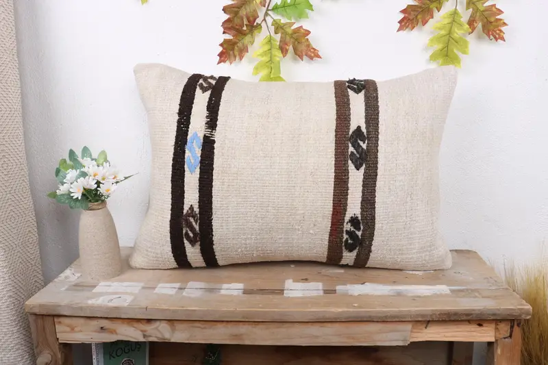 Handmade Throw Pillow, 16x24 White Pillow Case, Sustainable Pillow Sham, Kilim Pillow, Home Decor Pillow, Pillow Cover, Vintage Pillow - 1