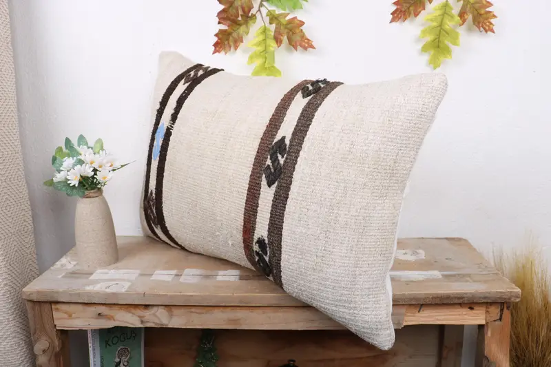 Handmade Throw Pillow, 16x24 White Pillow Case, Sustainable Pillow Sham, Kilim Pillow, Home Decor Pillow, Pillow Cover, Vintage Pillow - 4