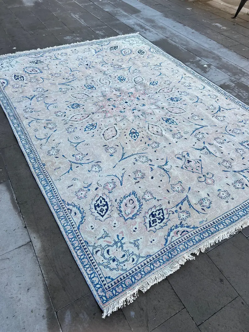 7.4x10.7 ft Oushak Halı, Vintage Türk Halısı, Mavi Beyaz Hayvan Baskı Halı - 1