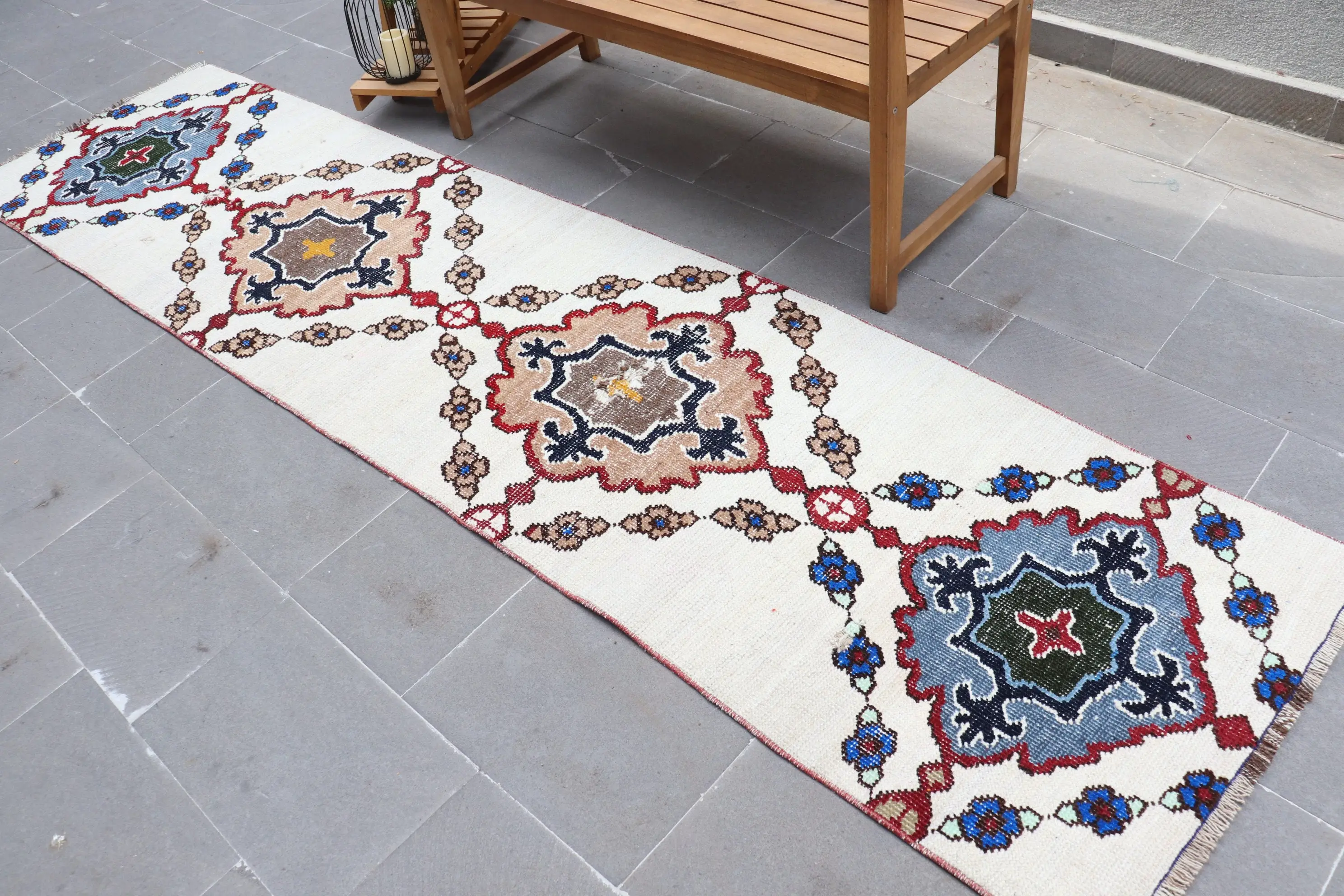 Turkish Runner Rug 2.5x10.4 ft, White Animal Print Vintage Wool Rug - 1