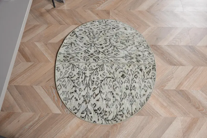 2,5 x 3 Fuß großer grüner Teppich mit braunem Rand, elegantes Dekor