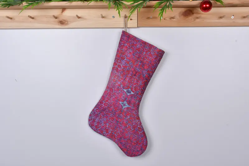 Şenlikli Yeşil ve Pembe Noel Çorabı, Tatil Süs Desenli Çorabı