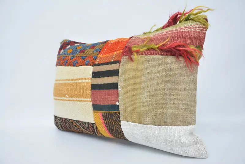 Kilim yastığı, 16x24 bej yastık kapağı, etnik Kilim halı yastığı, bahçe yastığı, yastık sahte, etnik yastık kapağı, vintage Kilim yastığı - 4