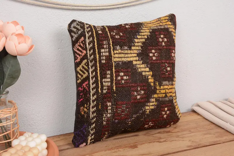 Braunes und gelbes geometrisches Kissen, Vintage besticktes Kissen