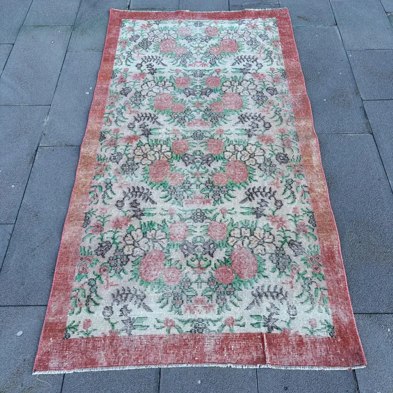 Alfombra elegante en beige y verde, diseño de cuadros chic de 3,4x6,5 pies