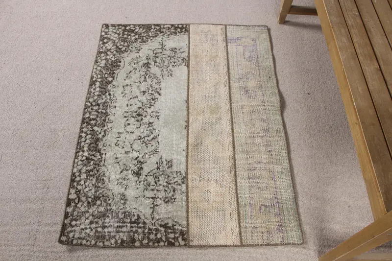 Alfombra marrón y verde, 2,7x3,6 pies con diseño geométrico a rayas