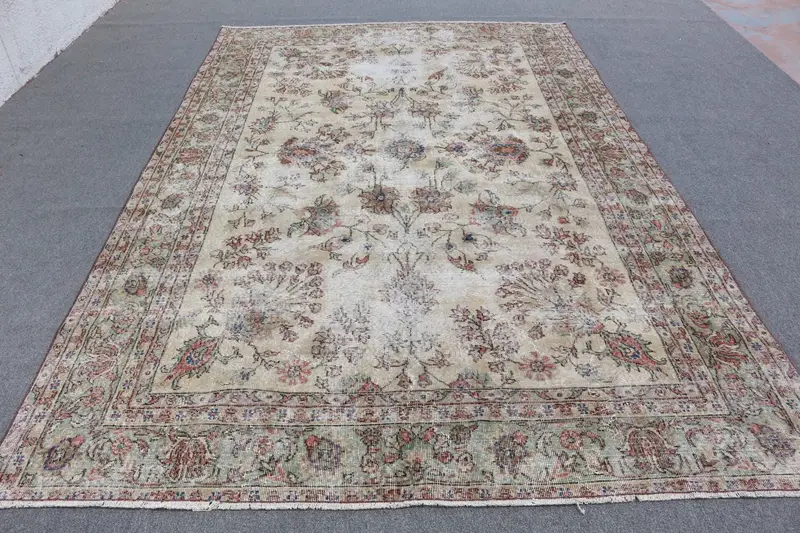 Zarif Bej ve Yeşil Patchwork Halı, 6,9x10,4 ft