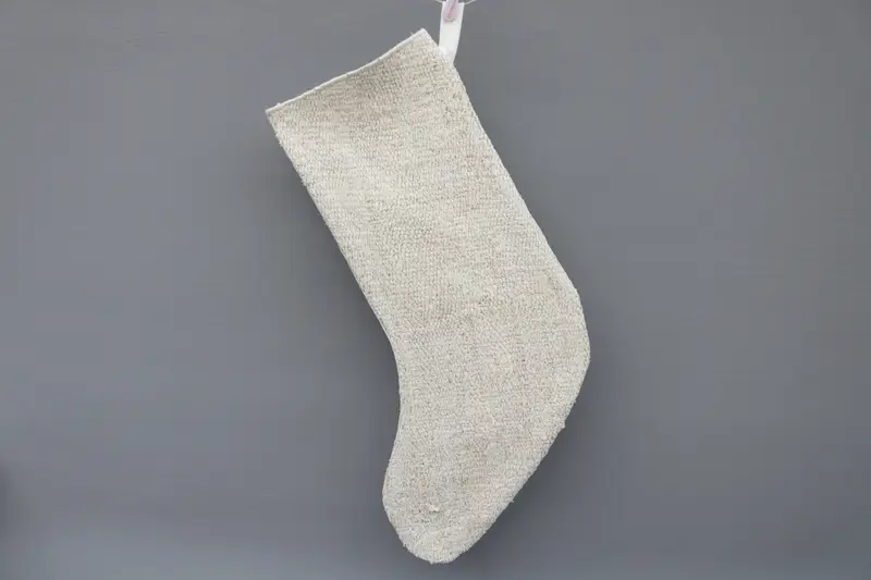 Beyaz Süslemeli Zarif Bej Noel Çorabı, Şenlikli Tatil Dekoru