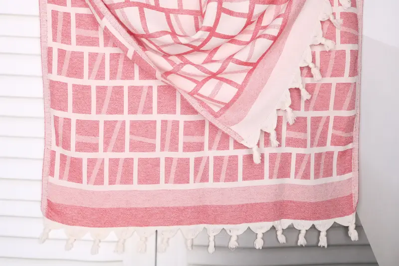 Bath Towel Patterned Red Cotton, 34x69 Inches