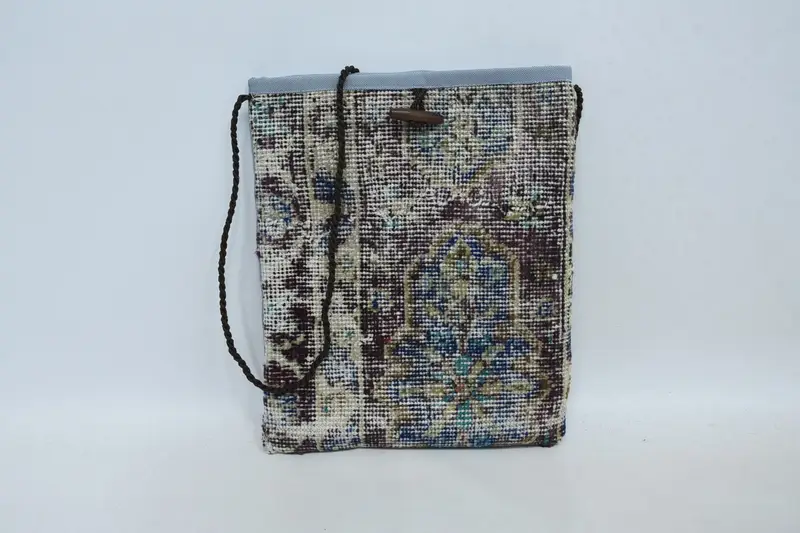 ヴィンテージモチーフのミニマリストウールショルダーバッグ、キリムバッグ