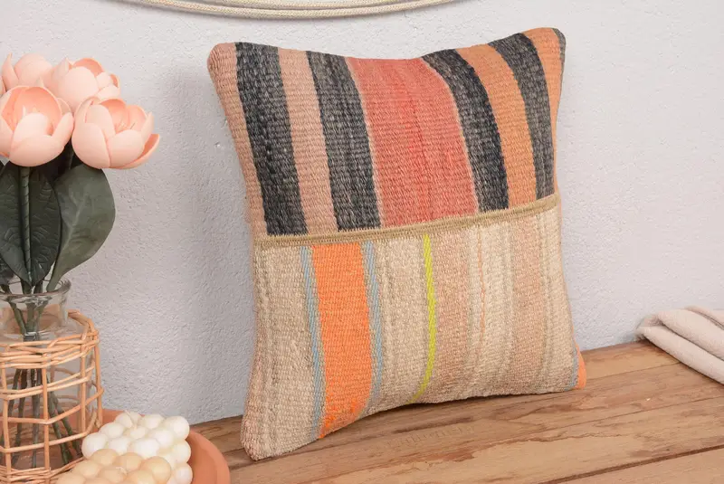 Beige-rotes Patchwork-Wurfkissen, 14x14 besticktes Kissen