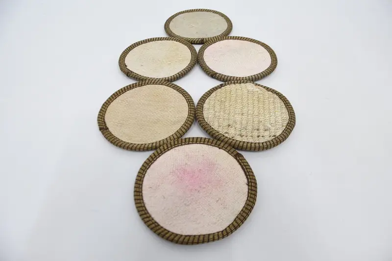 Posavasos redondos bohemios beige y blancos, posavasos bohemios únicos