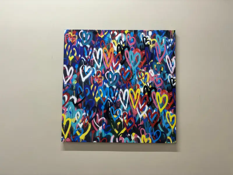 鮮やかなバンクシー ラブ ハート キャンバス プリント - マルチカラー アート