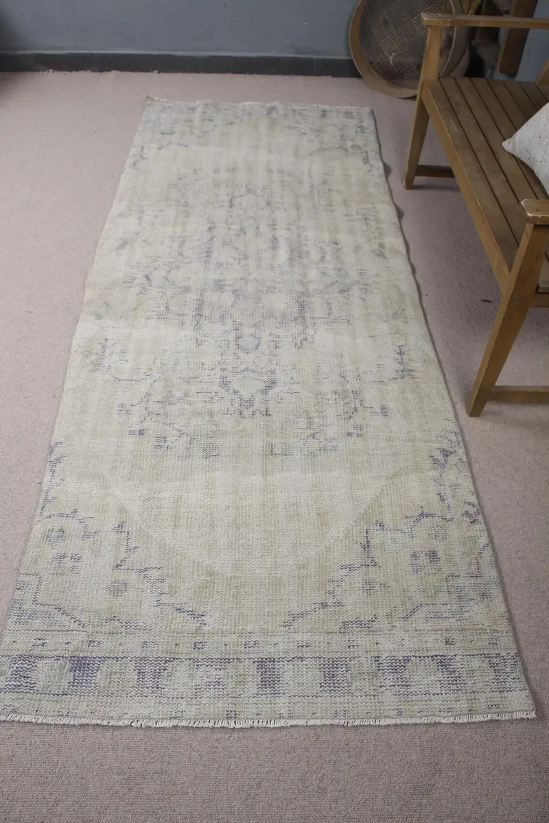 Zarif Yeşil ve Mor Halı, 3,5x9 ft İran Desenli