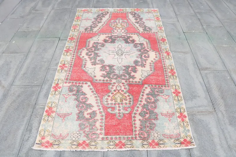 レッド & ベージュ ラグ、幾何学模様の花モチーフ 3.8x6.9 フィート