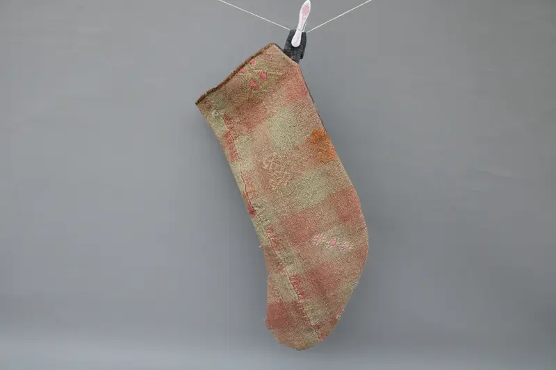 Medias navideñas beige con adornos marrones, medias festivas