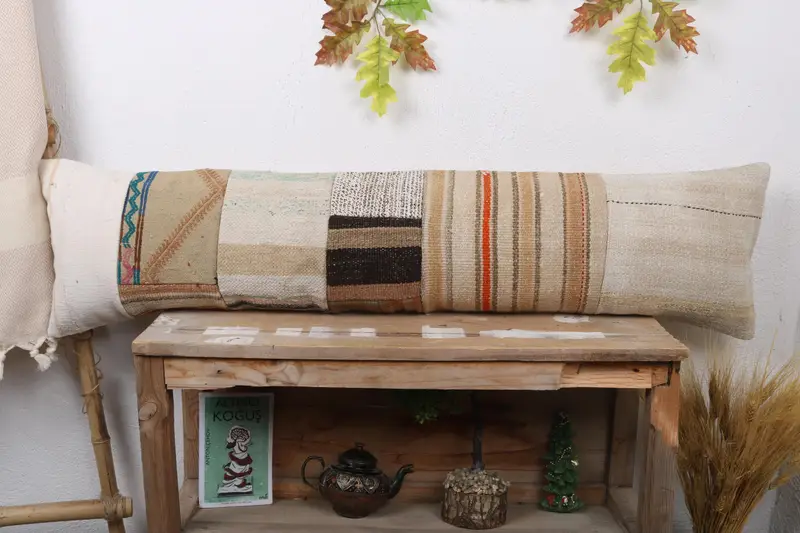 Handgefertigtes Leinen-Wurfkissen, besticktes Patchwork-Kissen