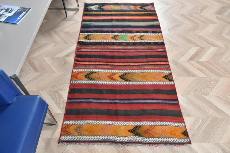 2.9x5.7 ft Rug, Accent Turkish Rug, Red Kilim Plants & trees Rug - 1