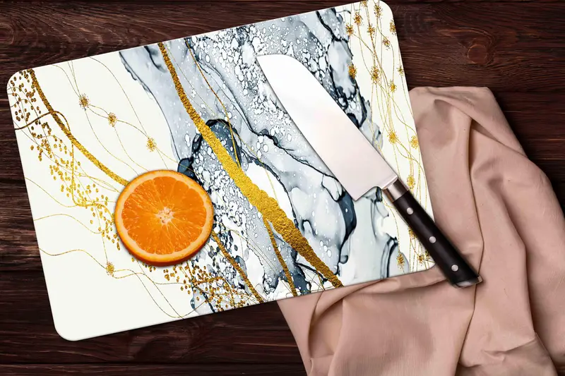 きらめくゴールドの大理石ガラスまな板、コンテンポラリーキッチンエッセンシャル