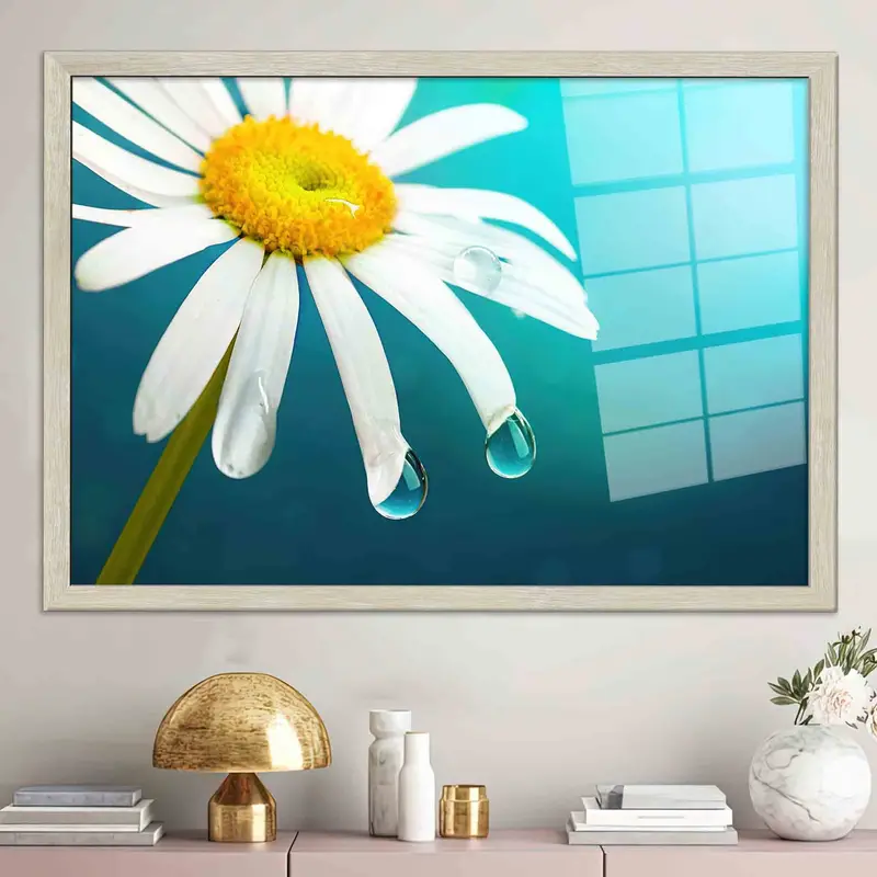 Elegant Daisy Printed Glass: Modern Flower Lover's Gift