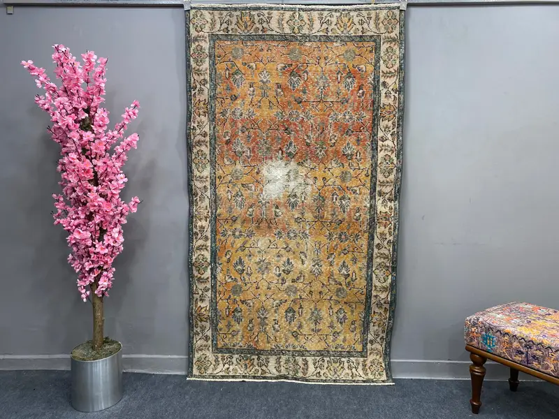 Alfombra Geométrica Naranja 1,1x1,8m con Motivos Florales