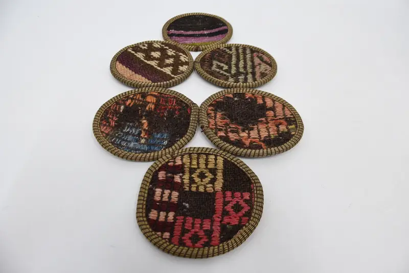 ボヘミアンラウンドコースター、ブラウンとピンクの滑り止めコースター