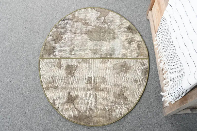 ベージュパッチワークラグ、2.5x2.9フィート、エレガントグレーアクセント