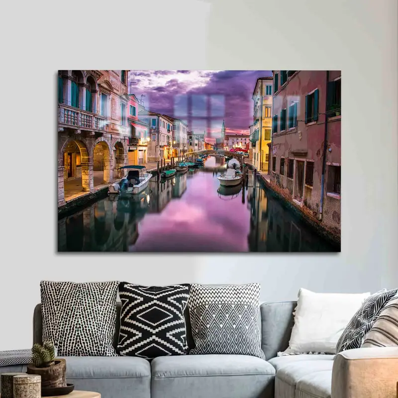 モダンなプリントガラス: エレガントな室内装飾のためのヴェネツィアの街並み