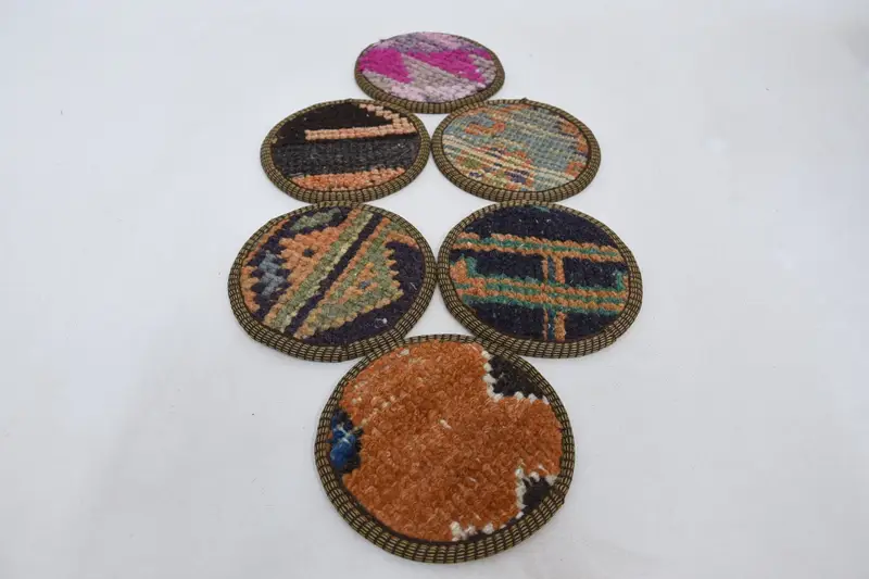 レッドとブロンズのキリムコースターセット、丈夫でスタイリッシュなコースター