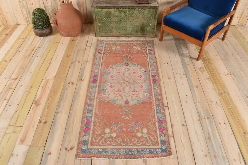 レッド&ブルーストライプラグ、2.7x5.9フィートのユニークなデザイン