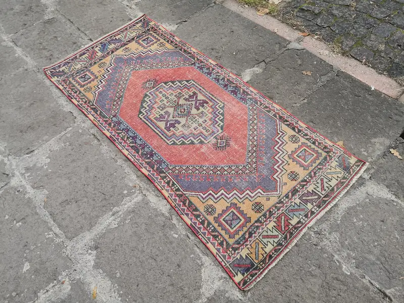 Alfombra Oriental Roja 8x1,83m con Detalles Azules