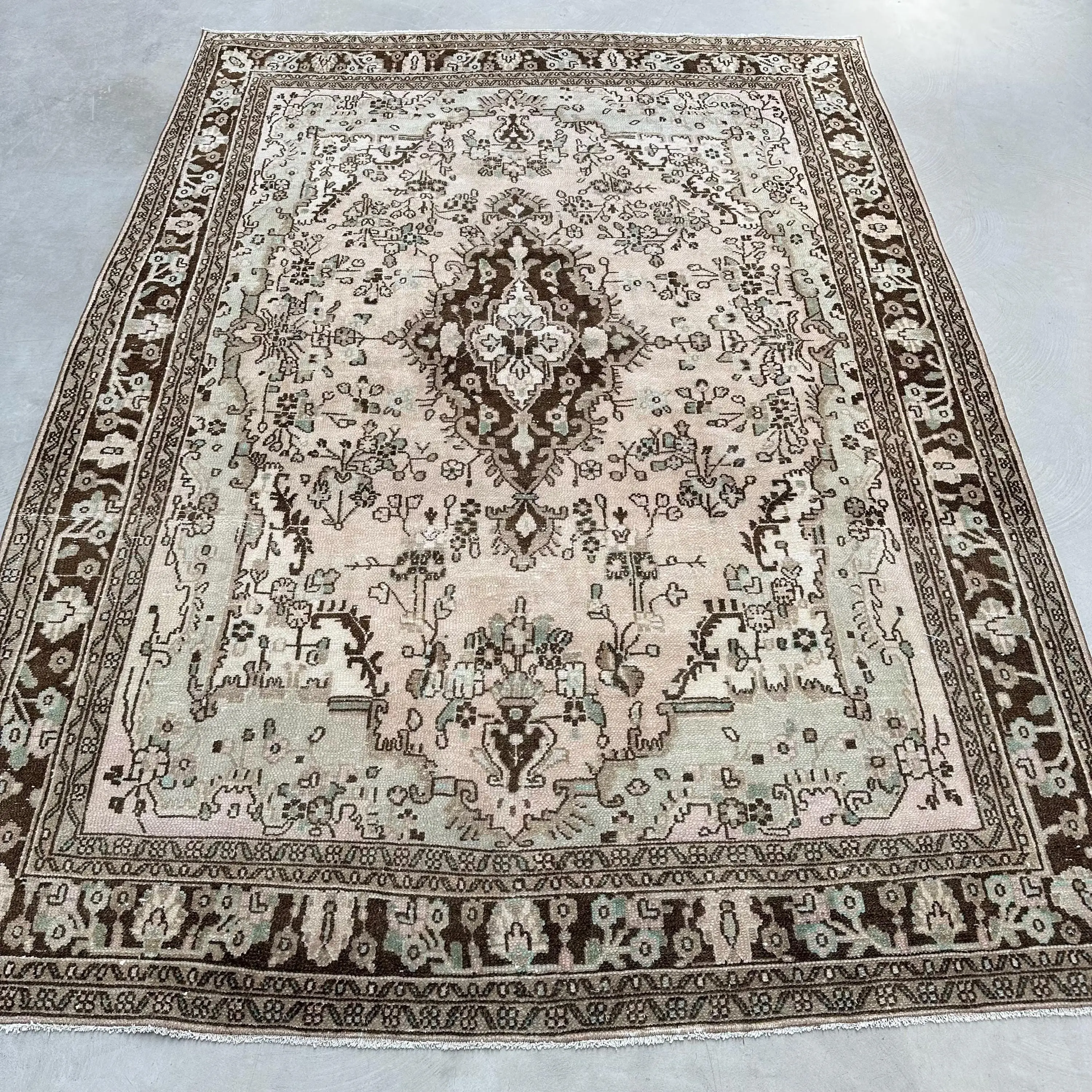 7x9.9 ft Büyük Vintage Halı, Türk Halısı, Kahverengi Gri Kareli Yün Halı - 1