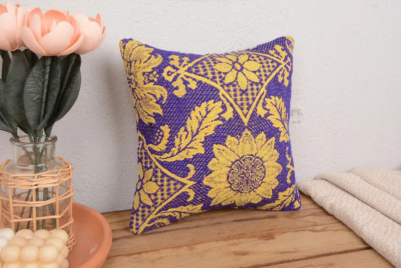 Lila und gelbes Patchwork-Wurfkissen, 12x12 besticktes Kissen