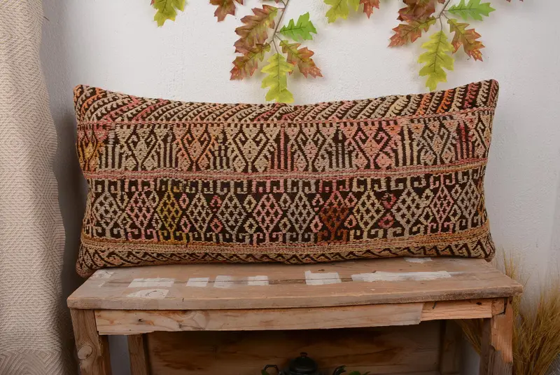 Gesticktes rosa & braunes Kissen, 16x36 handgemachtes Wurfkissen