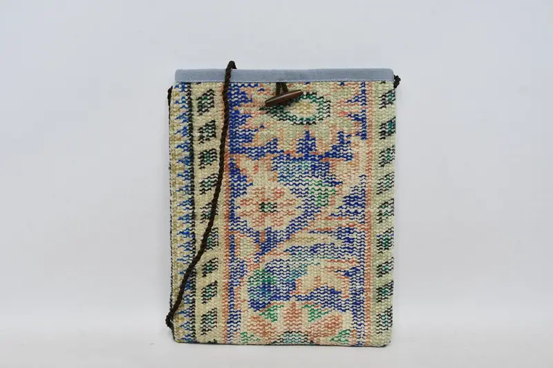 調節可能なストラップキリムバッグ、ヴィンテージモチーフウールクロスボディバッグ