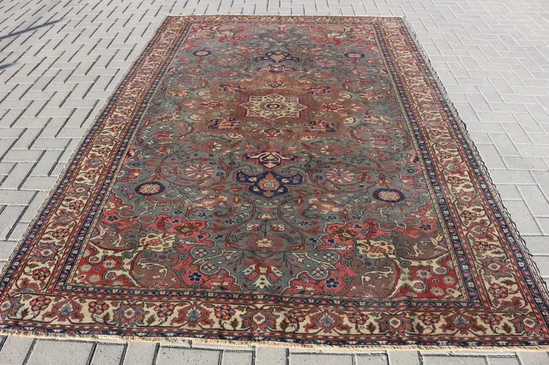 Zarif Yeşil Oryantal Halı, Kahverengi Desenli 9,3x9,32 ft