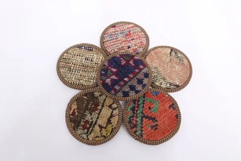 Roter und bronzefarbener böhmischer runder Untersetzer, einzigartiger Kelim-Untersetzer