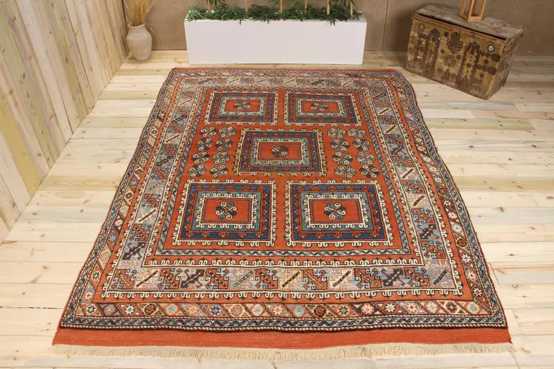 Handmade 0,6x9 ft Rug, Red & Blue Polka Dot