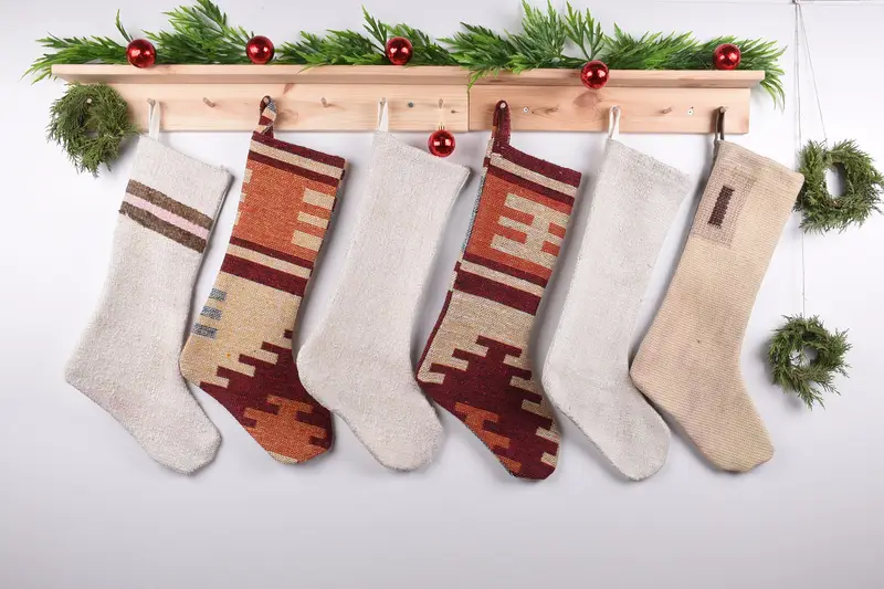 Beiger Weihnachtsschmuck-Strumpf, festliche Weihnachtsdekoration