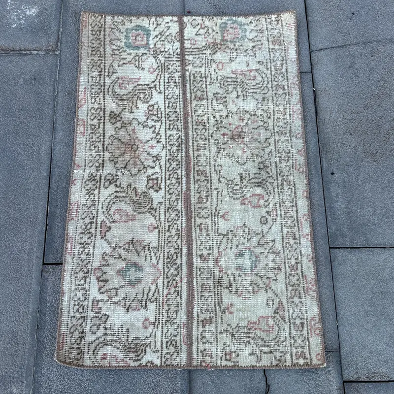 1.7x2.7 ft Small Turkish Rug, Gray Moroccan Vintage Rug - 1