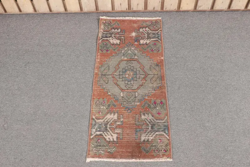 Handmade Bronze Patchwork Rug, 1.4x3 ft Elegant Decor