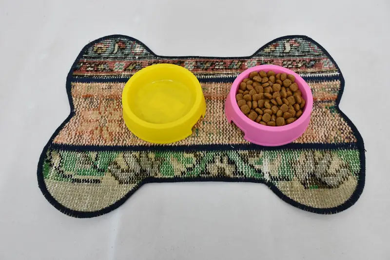 Böhmisches grünes und beiges rundes Tischset aus Wolle, Tischset im traditionellen böhmischen Design