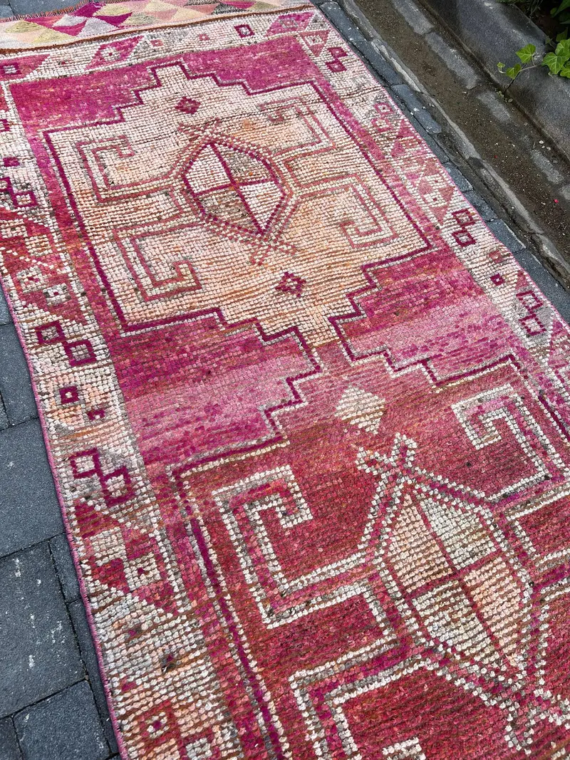 Alfombra vintage turca, alfombra Herki de 3,3x10,4 pies, alfombra de lana roja - 1