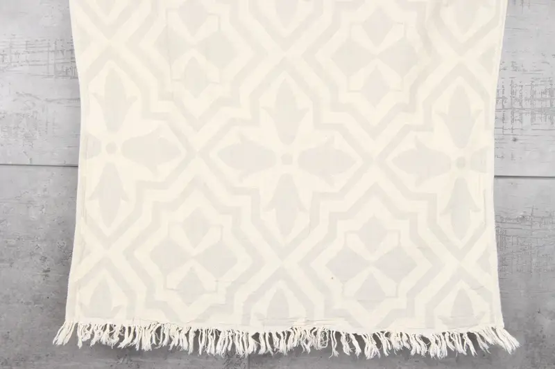 Cotton Woven Tea Towel Light Gray Tulip Pattern 24x40 Inches